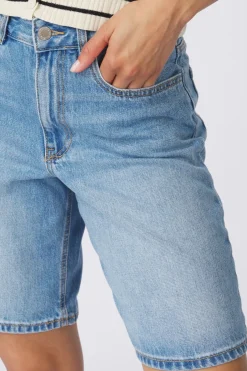 Discount AWARE Short Sage Hr Bermudas Ecru/Black