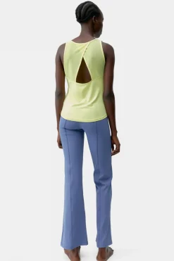 Top Daila-Born Living Hot