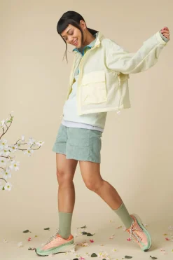 Best Columbia Windstopper Paracutie™ Cropped Cargo Windbreaker Lemon Wash