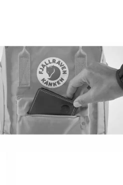 Outlet Fjällräven Kånken Mini 7L light green/red