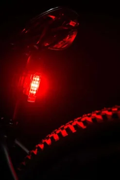 Fietsverlichting Strip Drive 300+ Rear-Lezyne New