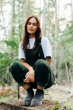 Outlet Passenger Clothing ltd Broek Meadows Cord Dungarees Fir Tree