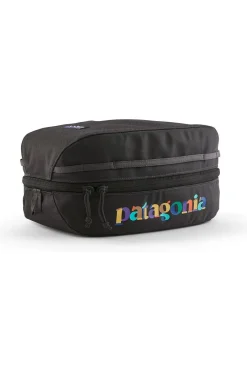 Fashion Patagonia Toilettas Black Hole Cube 6L Unity Text In Black