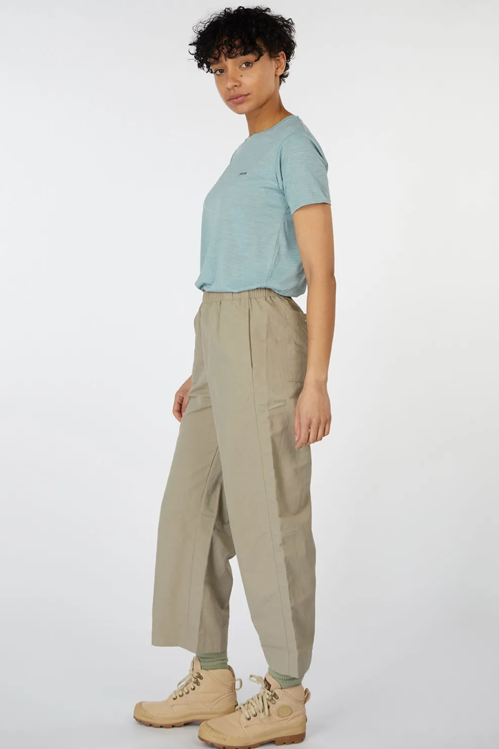 Fashion Patagonia T-Shirt W'S Cap Cool Daily Graphic Shirt - Waters Boardshort Logo: Thermal Blue X-Dye