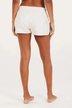 Short Tenerife-Protest Fashion