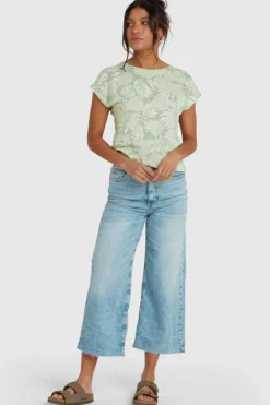 Online Sherpa T-Shirt Neha Tee Celery Bhodi Leaf