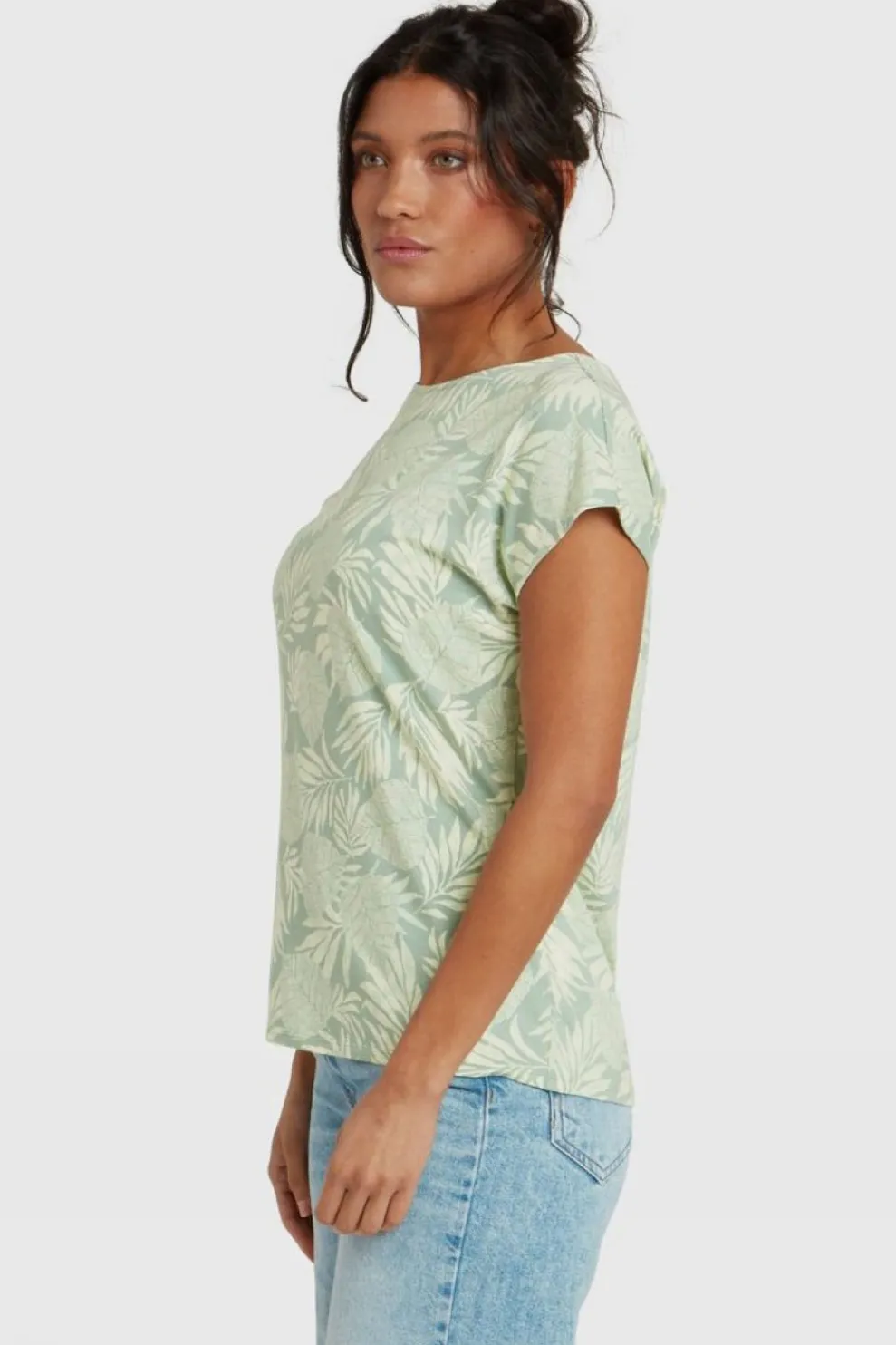 Online Sherpa T-Shirt Neha Tee Celery Bhodi Leaf