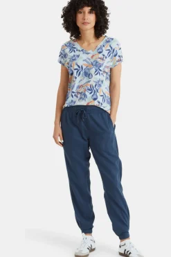 T-Shirt Neha V-Neck Tee-Sherpa Outlet