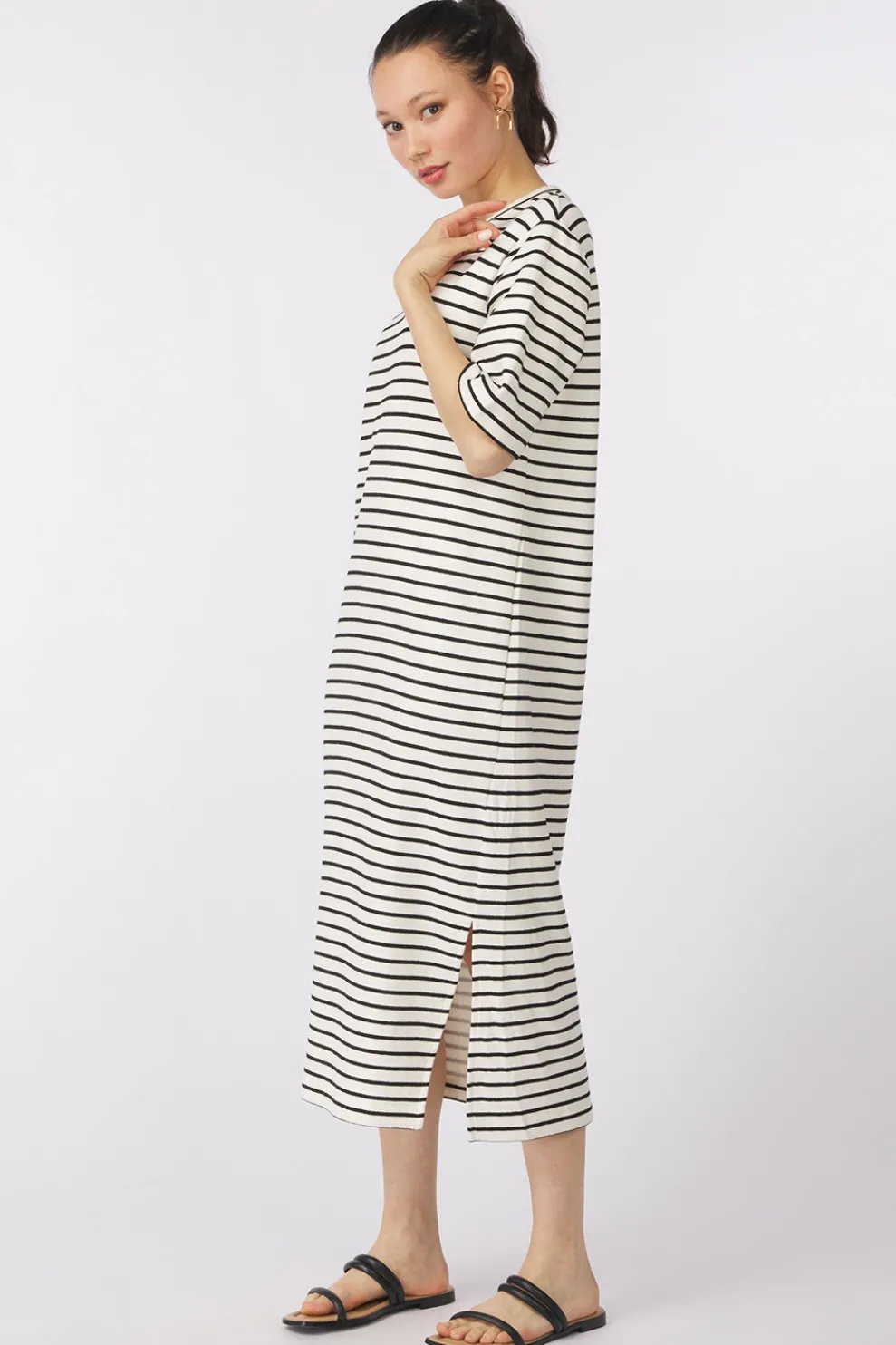 Fashion Soaked in Luxury Jurk Slingina White And Black Stripe
