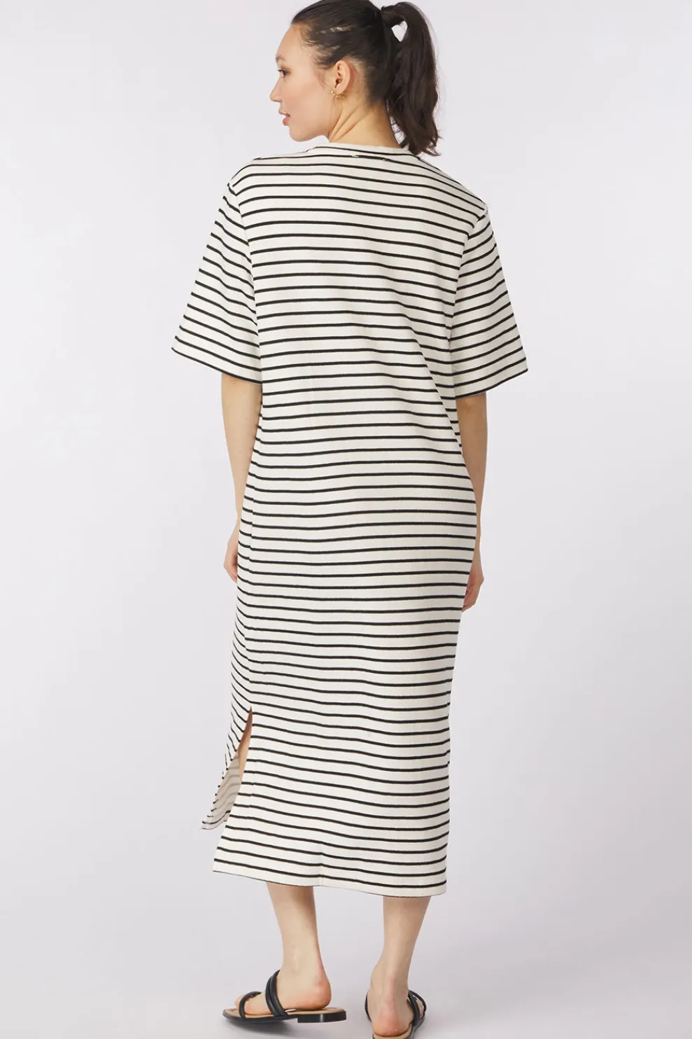 Fashion Soaked in Luxury Jurk Slingina White And Black Stripe