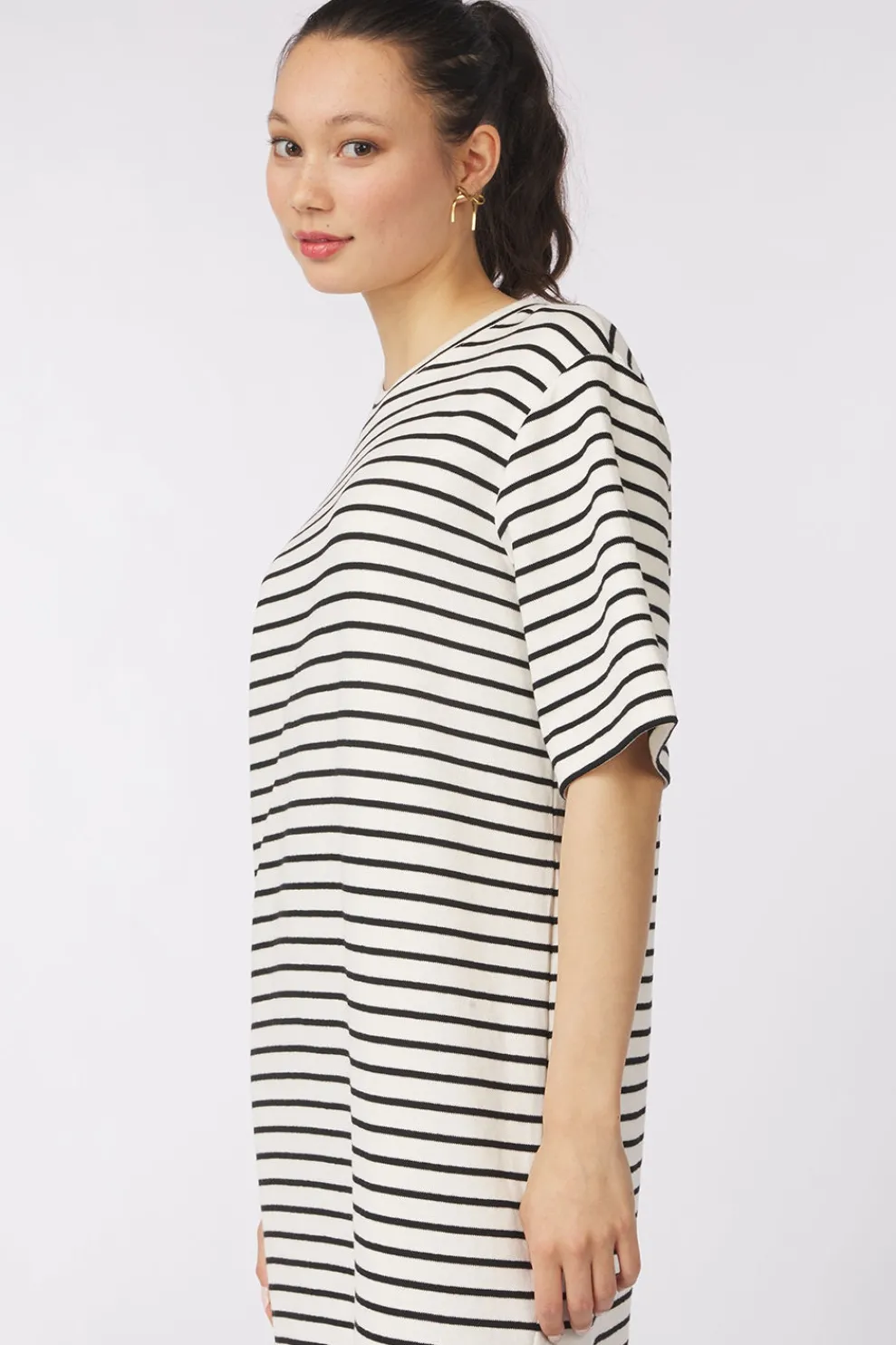 Fashion Soaked in Luxury Jurk Slingina White And Black Stripe