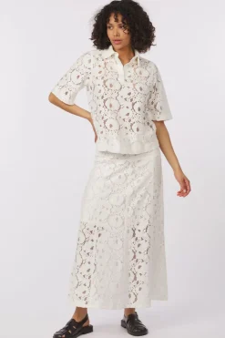 Rok Sltaya-Soaked in Luxury Online