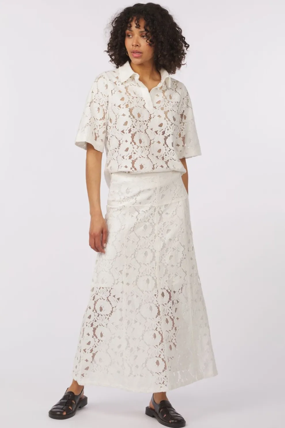 Rok Sltaya-Soaked in Luxury Online