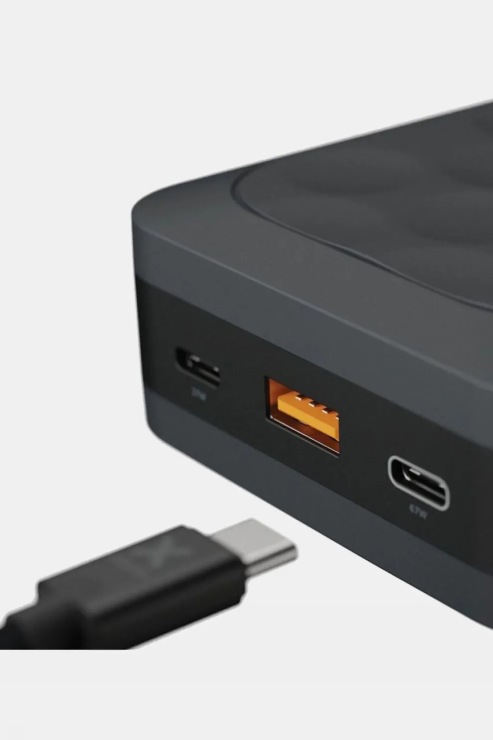 New Xtorm Oplader 67W Fuel Series Powerbank 27.000 Midnight Black